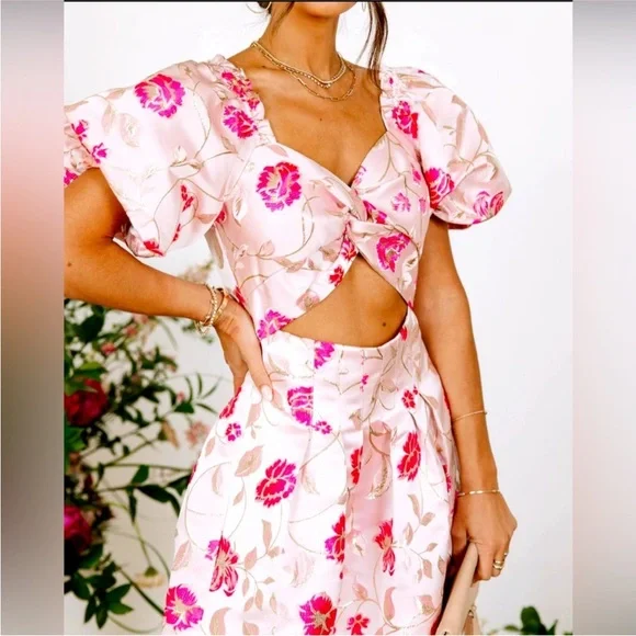 Vici Pink Bubble Mini Dress Marie Anne Floral Puff Sleeve - Picture 3 of 13